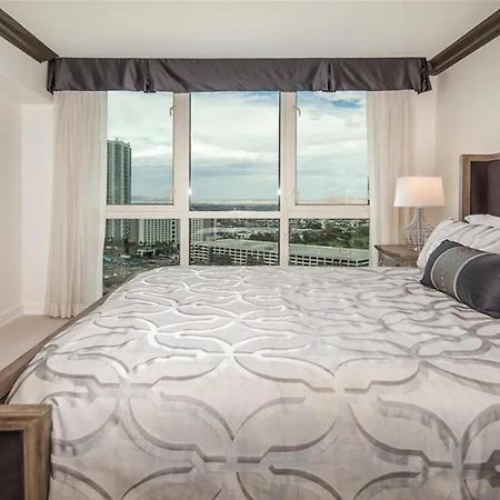 Stunning Four Bedroom Fully Professionally Remodeled Apartment Las Vegas Dış mekan fotoğraf